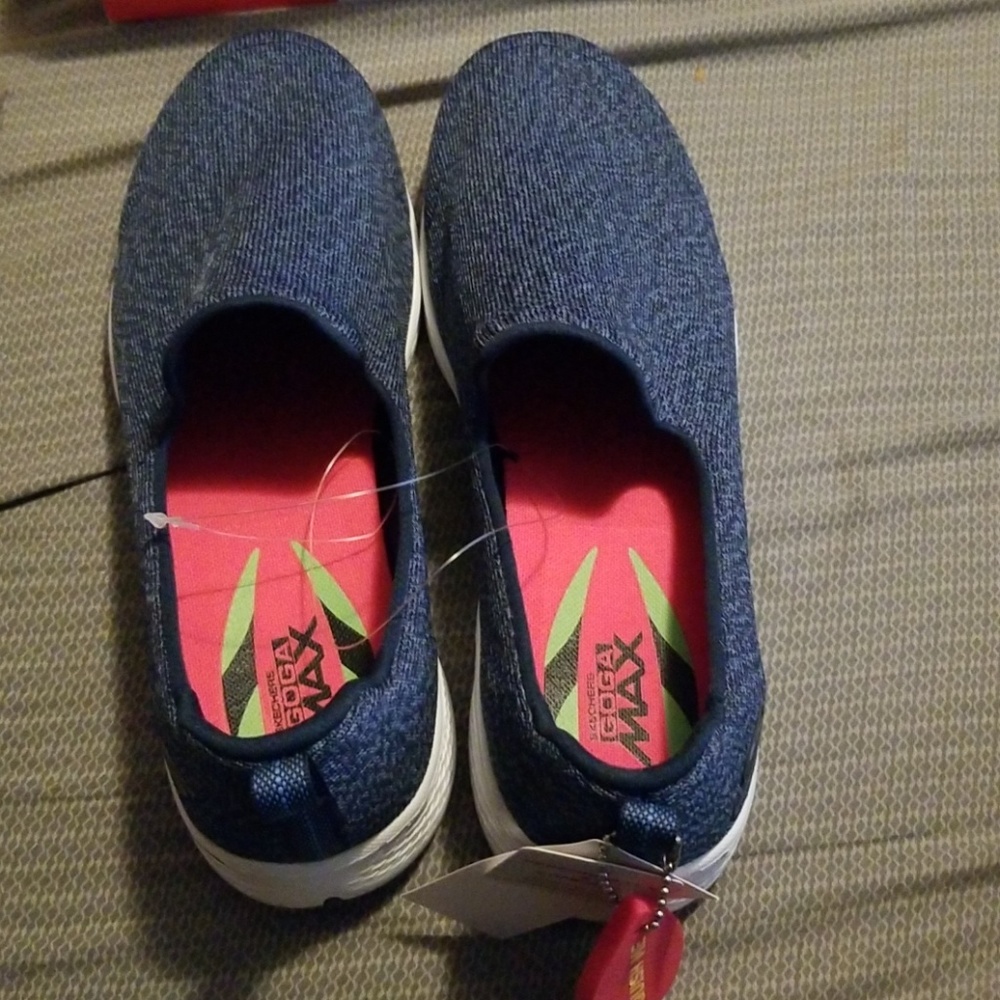 Nwt Skechers performance shoes 10